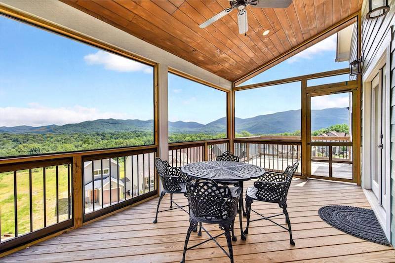 Highlander's Ridge - Black Mountain Cabin Rental