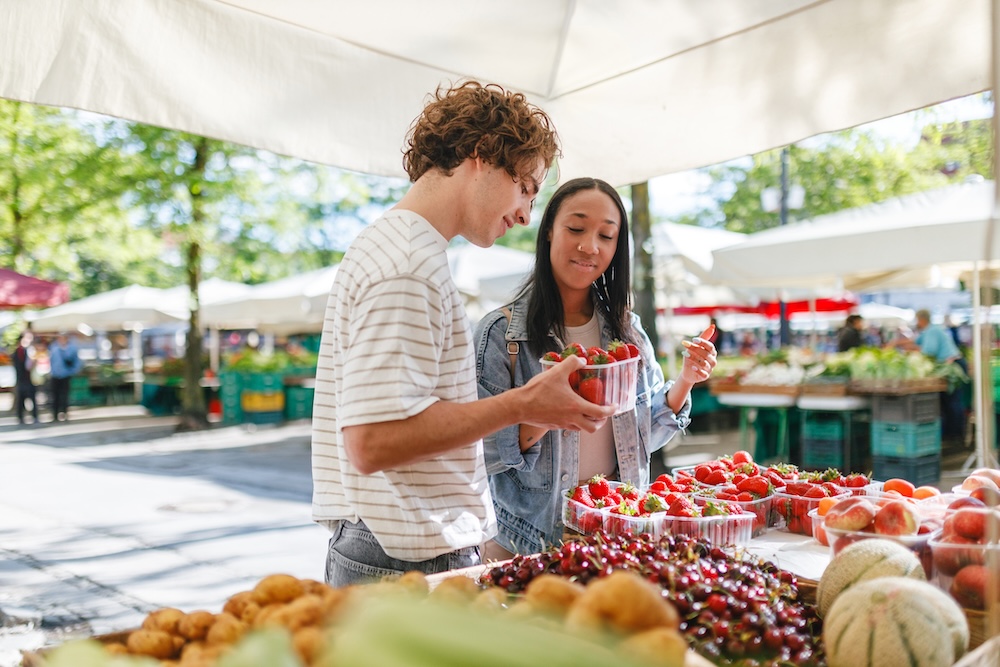 asheville couple farmers market